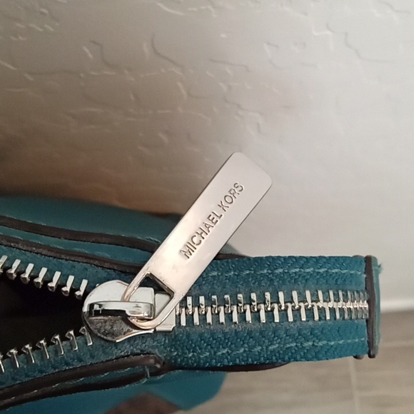 Michael kors purse - Picture 5 of 11